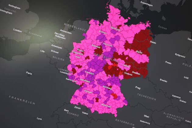 Dashboard des RKI, die 7-Tage-Inzidenz liegt nun bei 744,2 7-Tage-Inzidenz, Dashboard des RKI auf einem Monitor am 19.07.2022 in Siegen Deutschland.