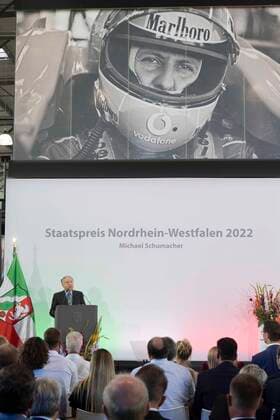Jean TODT, ehem. Teamchef Ferrari, bei seiner Laudatio, Roter Teppich, Red Carpet Show, Ankunft, arrival, Verleihung des Staatspreises des Landes Nordrhein-Westfalen in Koeln am 20.07.2022