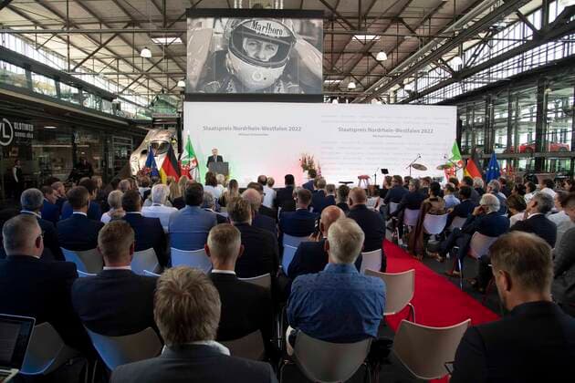 Jean TODT, ehem. Teamchef Ferrari, bei seiner Laudatio, Roter Teppich, Red Carpet Show, Ankunft, arrival, Verleihung des Staatspreises des Landes Nordrhein-Westfalen in Koeln am 20.07.2022
