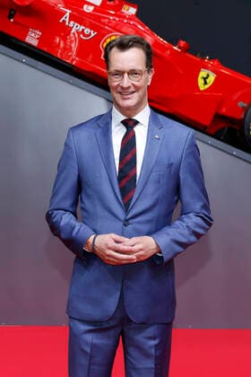 NRW-Ministerpräsident Hendrik Wüst bei der Verleihung des Staatspreises des Landes Nordrhein-Westfalen an Michael Schumacher in der Motorworld Köln. Köln, 20.07.2022 NRW Deutschland Copyright: xChristophxHardtx