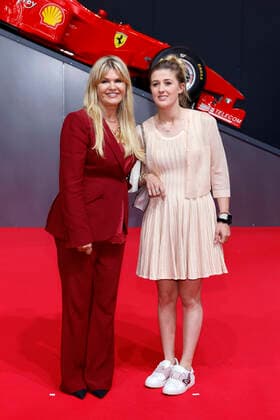 Corinna Schumacher, Ehefrau von Michael Schumacher, und Tochter Gina-Maria Schumacher bei der Verleihung des Staatspreises des Landes Nordrhein-Westfalen an Michael Schumacher in der Motorworld Köln. Köln, 20.07.2022 NRW Deutschland Copyright: xChristophxHardtx