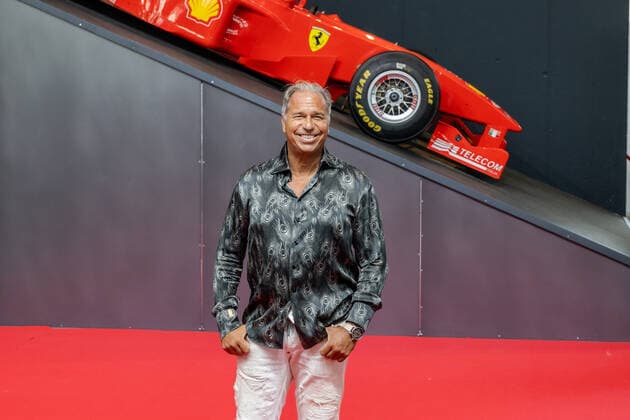 RTL Sportmoderator Kai Ebel auf dem roten Teppich - Staatspreis des Landes Nordrhein Westfalen für den 7 fachen Formel 1 Weltmeister Michael Schumacher. In der Motorworld in Köln überreichte Ministerpräsident Hendrik Wüst den Staatspreis an Ehefrau Corinna und Tochter Gina Maria Schumacher, die den Preis stellvertretend für Michael Schumacher entgegen. 20.07.2022 Köln Butzweilerhof NRW Deutschland