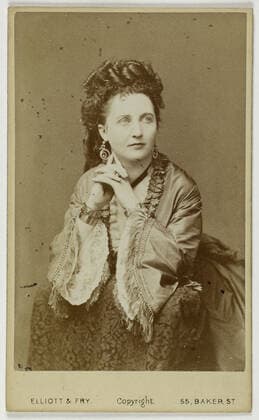 Portrait of Goddard Anabella, (English actress) Portrait of Goddard Anabella (English actress). Business card (front). Photograph of Elliott & Fry. Draw on albuminum paper. 1860-1890. Copyright: xpiemagsx parismuspie10022021-18745 !ACHTUNG AUFNAHMEDATUM GESCHÄTZT!