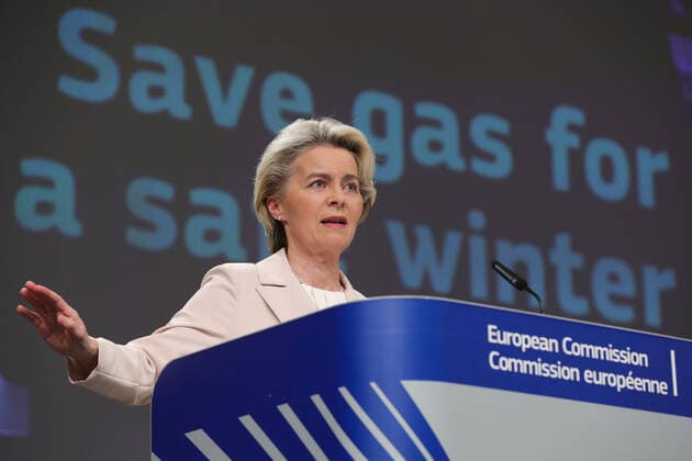 News Themen der Woche KW29 (220721) -- BRUSSELS, July 21, 2022 -- European Commission President Ursula von der Leyen speaks at a press conference in Brussels, Belgium, July 20, 2022. The European Commission on Wednesday unveiled proposals for member states to reduce their gas consumption by 15 percent from Aug. 1 till the end of March 2023. The plan, named Save Gas for a Safe Winter, calls on governments to campaign for households to lower the thermostat, limit heating or cooling in public buildings, and give industry incentives to use alternative fuels where possible or reduce gas consumption. ) BELGIUM-BRUSSELS-EU-GAS CONSUMPTION-REDUCTION PLAN ZhengxHuansong 