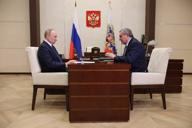 News Themen der Woche KW29 News Bilder des Tages Russia Putin 8239782 21.07.2022 Russian President Vladimir Putin meets with Energy Minister Nikolai Shulginov at Novo-Ogarevo residence, outside Moscow, Russia. Mikhail Klimentyev Sputnik Novo-Ogaryovo Moscow region Russia  Copyright: xMikhailxKlimentyevx