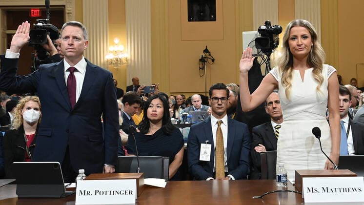 News Themen der Woche KW29 News Bilder des Tages Former National Security Council member Matthew Pottinger and former Deputy White House Press Secretary Sarah Matthews are sworn in during a hearing by the House Select Committee to investigate the January 6th attack on the US Capitol in the Cannon House Office Building in Washington, DC on Thursday, July 21, 2022. Pool  WAX20220721613 SaulxLoeb