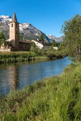 IMAGO Creative: Sommer, In den Bergen Kirche von Sils-Baseglia am Silser See im Sommer, Schweiz, Graubuenden, Engadin, Sils Baseglia Church of Sils-Baseglia at Lake Sils in Summer, Switzerland, Grisons, Engadine, Sils Baseglia BLWS670778 *** Church from Sils Baseglia on Silser Lake at Summer, Switzerland, Graubünden, Engadine, Sils Baseglia Church of Sils Baseglia AT Lake Sils in buzzer, Switzerland, grisons, Engadine, Sils Baseglia BLWS670778 Copyright: xblickwinkel McPHOTO O.xProtzex