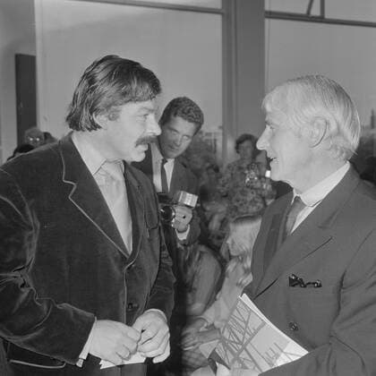 Anefo photo collection. Presentation of the language price 1968 to Willem de Kooning. Karel Appel and Willem de Kooning have a relaxed conversation. September 19, 1968. Amsterdam, Noord-Holland Copyright: xpiemagsx pienatarchpart316092021-25663 !ACHTUNG AUFNAHMEDATUM GESCHÄTZT!