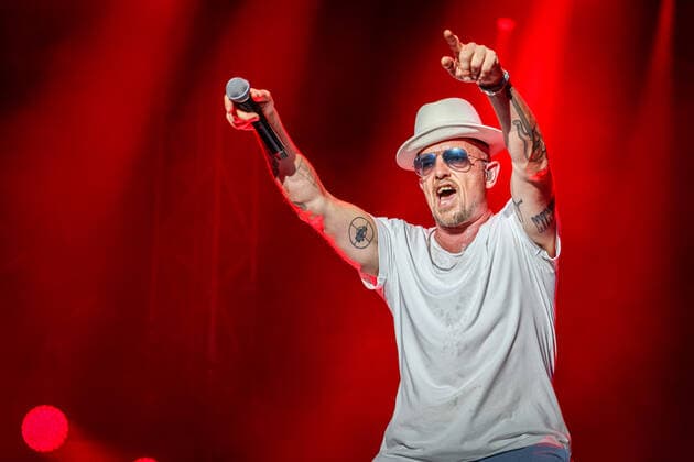 Entertainment Bilder des Tages DasFest2022 am 23.07.2022 in Karlsruhe (Günter-Klotz-Anlage), Germany Jan Delay und Disko No.1 beim Auftritt auf der Hauptbühne bei DAS FEST 2022. Karlsruhe Günter-Klotz-Anlage Baden-Württemberg Germany *** DasFest2022 on 23 07 2022 in Karlsruhe Günter Klotz Anlage , Germany Jan Delay and Disko No 1 performing on the main stage at DAS FEST 2022 Karlsruhe Günter Klotz Anlage Baden Württemberg Germany