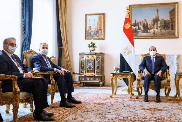 News Themen der Woche KW29 Egypt Russia 8241579 24.07.2022 In this handout photo released by the Russian Foreign Ministry, from left, Russian Deputy Foreign Minister Mikhail Bogdanov, Russian Foreign Minister Sergey Lavrov and Egyptian President Abdel Fattah el-Sisi are seen during a meeting in Cairo, Egypt. Editorial use only, no archive, no commercial use. Russian Foreign Ministry Cairo Egypt  Copyright: xx