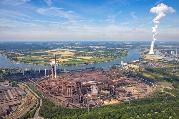 Luftbild, thyssenkrupp Steel Europe, STEAG Kraftwerk Walsum und logport VI im Hintergrund, Fluss Rhein, Fernsicht mit Blick zur Rheinaue Binsheim, Marxloh, Duisburg, Ruhrgebiet, Nordrhein-Westfalen, Deutschland !ACHTUNGxMINDESTHONORARx60xEURO! *** Aerial view, thyssenkrupp Steel Europe, STEAG power plant Walsum and logport VI in the background, river Rhine, distant view with view to Rheinaue Binsheim, Marxloh, Duisburg, Ruhr area, North Rhine Westphalia, Germany ATTENTIONxMINESTHONORARx60xEURO
