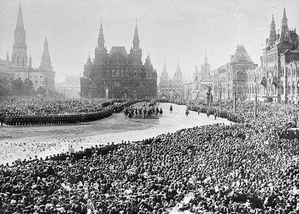 ROMANOV HOUSE 300TH ANNIVERSARY 81374 24.05.1913 The hailing ceremony of Russian Emperor Nicholas II on Red Square on the day of celebrating the Romanov House 300th anniversary. RIA Novosti Sputnik Moscow Russia  Copyright: xRIAxNovostix