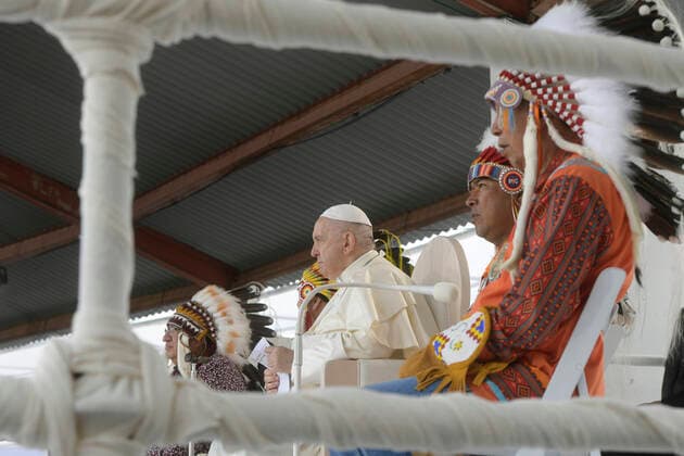 Canada, Edmonton,2022 07 25 Pope Francis during a meeting with indigenous people for a silent prayer at the Maskacis cemetery, a town 100 kilometers south of Edmonton, Canada Photograph by Vatican Mediia Catholic Press Photo Hans Lucas . RESTRICTED TO EDITORIAL USE - NO MARKETING - NO ADVERTISING CAMPAIGNS.  Copyright: xVATICANxMEDIAx xipa-agency.netx xVaticanxMediax