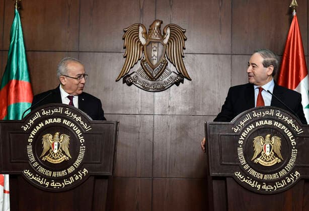 News Themen der Woche KW 30 News Bilder des Tages (220725) -- DAMASCUS, July 25, 2022 -- Syrian Foreign Minister Faisal Mekdad (R) and Algerian Foreign Minister Ramtane Lamamra attend a joint press conference in Damascus, Syria, on July 25, 2022. Visiting Algerian Foreign Minister Ramtane Lamamra on Monday voiced support for Syria s return to the Arab League (AL), saying its absence has been detrimental to the joint Arab work. (Photo by Xinhua) SYRIA-DAMASCUS-FM-ALGERIA-FM-PRESS CONFERENCE AmmarxSafarjalani 