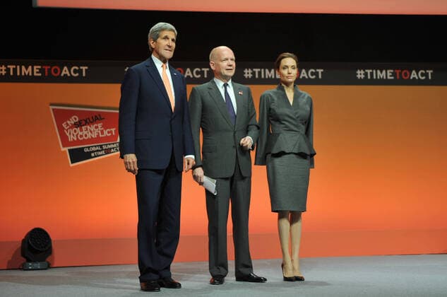 U.S. Secretary of State John Kerry, British Foreign Secretary William Hague and UN Special Envoy Angelina Jolie pose for photographers in London before a news conference at the conclusion of the 2014 Global Summit to End Sexual Violence in Conflict, on June 13, 2014. Copyright: xpiemagsx deptofstpie23052022-7164 !ACHTUNG AUFNAHMEDATUM GESCHÄTZT!
