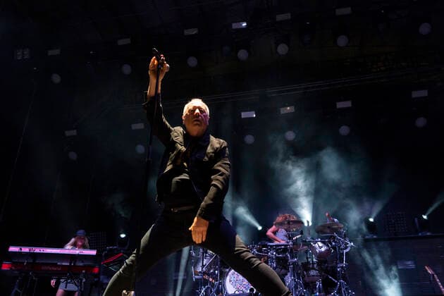 Simple Minds Concert In Santander Jim Kerr singer of the Scottish group Simple Minds during his concert in Santander (Spain) as part of his international tour 40 years of hits tour 2022 Santander Spain  Copyright: xJoaquinxGomezxSastrex originalFilename: sastre-notitle220726_npx4K.jpg
