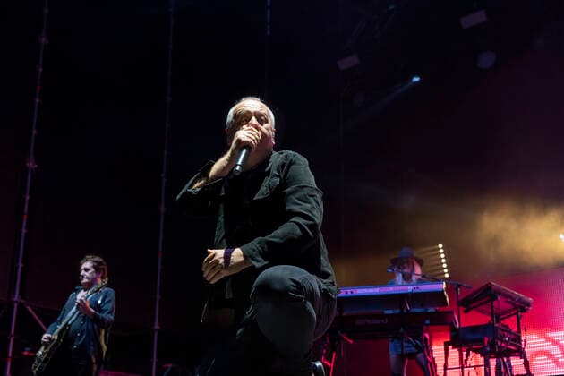 Simple Minds Concert In Santander Jim Kerr singer of the Scottish group Simple Minds in one of his usual gestures during his concert in Santander (Spain) on his international tour 40 years of hits tour 2022 Santander Spain  Copyright: xJoaquinxGomezxSastrex originalFilename: sastre-notitle220726_npwgi.jpg