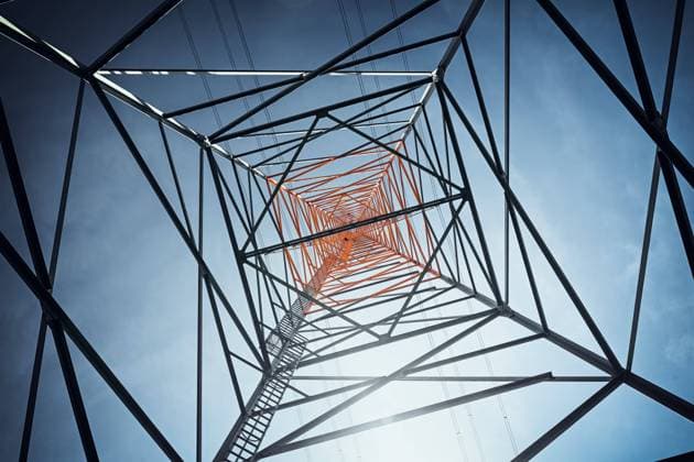 Hochspannungsmast in Ochsenwerder, Hamburg, Deutschland *** High voltage pylon in Ochsenwerder, Hamburg, Germany ** NUR FUER REDAKTIONELLE ZWECKE ** EDITORIAL USE ONLY **