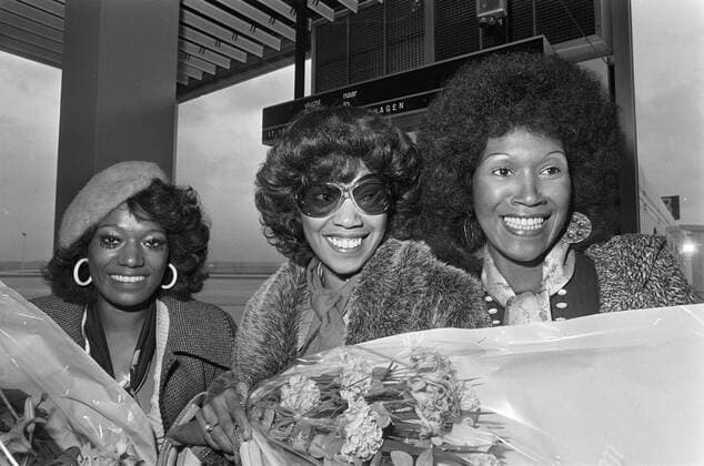 Anefo photo collection. Pinter Sisters arrived at Schiphol for action in the Netherlands; The Pointer Sisters (3) after arrival. September 27, 1974. Noord-Holland, Schiphol Copyright: xpiemagsx pienatarchpart417102021-5534 !ACHTUNG AUFNAHMEDATUM GESCHÄTZT!