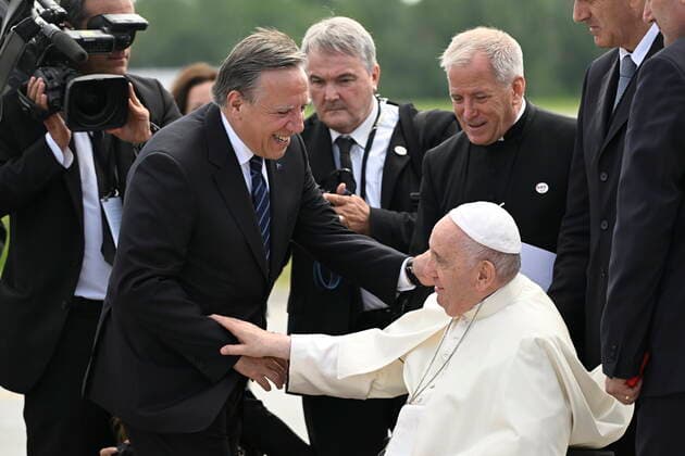 July 27, 2022, QUEBEC, QC, CANADA: Pope Francis arrives meeting Quebec Premier Franvßois Legault during his papal visit across Canada in Quebec City on Wednesday, July 27, 2022. QUEBEC CANADA  - ZUMAc35_ 20220727_zaf_c35_087 Copyright: xBernardxBraultx