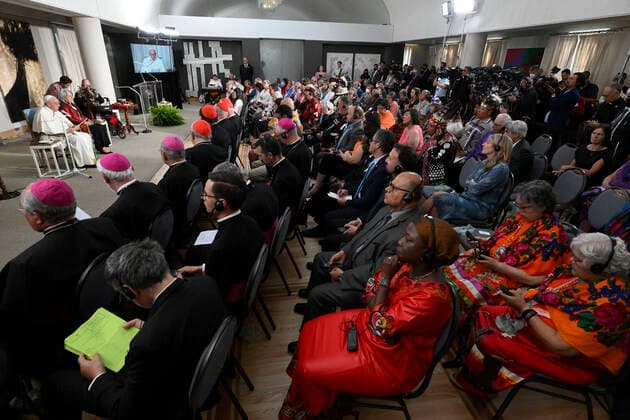 Canada, Quebec City,2022 07 27 P(L-R) Pope Francis (L) and Governor General of Canada Mary Simon (C) listen as Canadian Prime Minister Justin Trudeau speaks during a meeting with civil authorities, representatives of Indigenous peoples, and members of the diplomatic corps at the Citadelle de QuÃ bec in Quebec City, Quebec, CanadaPhotograph by Vatican Mediia Catholic Press Photo . RESTRICTED TO EDITORIAL USE - NO MARKETING - NO ADVERTISING CAMPAIGNS.  Copyright: xVATICANxMEDIAx xipa-agency.netx xVaticanxMediax