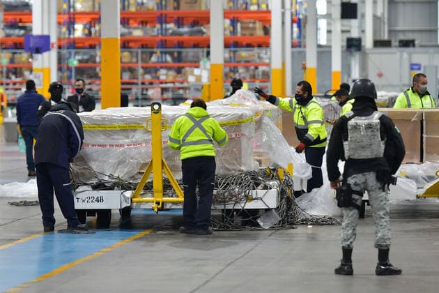 July 28, 2022, Toluca, Mexico City, Mexico: July 28, 2022 in Toluca, Mexico : Arrival of three million Covid-19 vaccines from Pfizer at Toluca International Airport (AIT), which were donated by the Canadian government. on July 28, 2022 in Toluca, Mexico. Toluca Mexico - ZUMAe321 20220728_zia_e321_017 Copyright: xArturoxHernandez xEyepixxGroupx