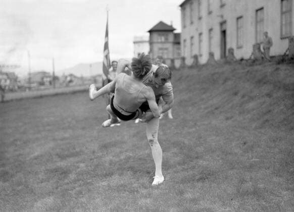 Poll photo collection. Iceland. Reykjavik. Icelandic wrestling (Glima). Two members of the Glimateam of the Menntaskolinn in Aktie. 1934. Iceland, Reykjavik Copyright: xpiemagsx pienatarchpart630102021-18610 !ACHTUNG AUFNAHMEDATUM GESCHÄTZT!