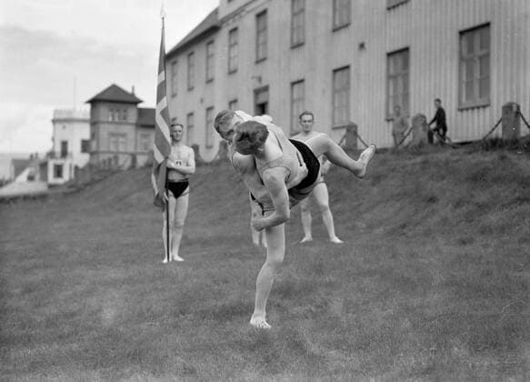 Poll photo collection. Iceland. Reykjavik. Icelandic wrestling (Glima). Two members of the Glimateam of the Menntaskolinn in Aktie. 1934. Iceland, Reykjavik Copyright: xpiemagsx pienatarchpart630102021-18611 !ACHTUNG AUFNAHMEDATUM GESCHÄTZT!