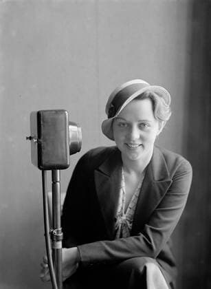 Poll photo collection. Iceland. Portrait of Sigrun Ögmunddottir, main burden of government of the state radio. 1934. Iceland, Reykjavik Copyright: xpiemagsx pienatarchpart630102021-18640 !ACHTUNG AUFNAHMEDATUM GESCHÄTZT!