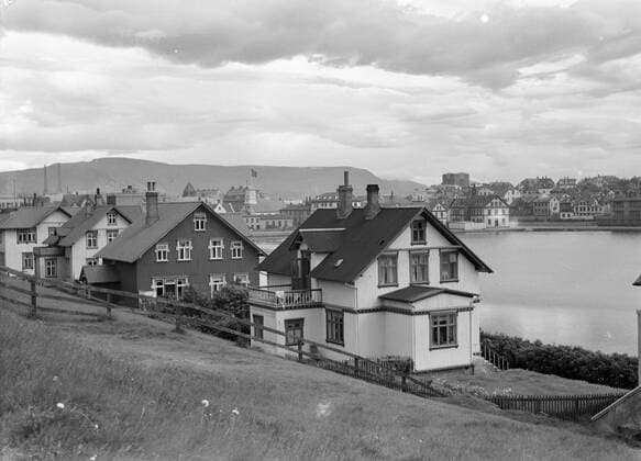Poll photo collection. Iceland. Face over the old town center with Reykjavik vilas with the inconspicuous Domkerk in the middle. 1934. Iceland, Reykjavik Copyright: xpiemagsx pienatarchpart630102021-18714 !ACHTUNG AUFNAHMEDATUM GESCHÄTZT!