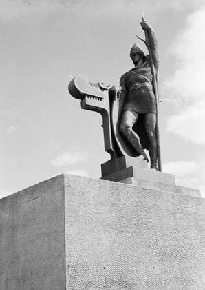 Poll photo collection. Iceland. Reykjavik. Statue of Ingolfen Arnarsson. 1934. Iceland, Reykjavik Copyright: xpiemagsx pienatarchpart630102021-18717 !ACHTUNG AUFNAHMEDATUM GESCHÄTZT!