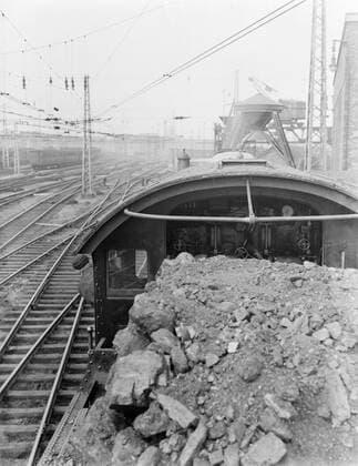 Poll photo collection. Reporting Dutch Railways. View of a steam locomotive about the tender-filled tender. 1932. Amsterdam, Noord-Holland Copyright: xpiemagsx pienatarchpart630102021-21944 !ACHTUNG AUFNAHMEDATUM GESCHÄTZT!
