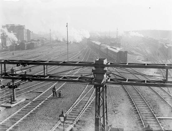 Poll photo collection. Reporting Dutch Railways. Spooremplacement on the east side seen from the roof of the central station. 1932. Amsterdam, Noord-Holland Copyright: xpiemagsx pienatarchpart630102021-21951 !ACHTUNG AUFNAHMEDATUM GESCHÄTZT!