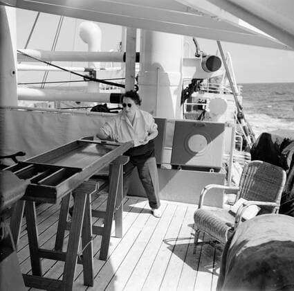 Poll photo collection. Netherlands Antilles and Suriname at the time of the royal visit of Queen Juliana and Prince Bernhard in 1955. Mrs. van de Poll to the shufflebits aboard the MS. Nestor on the way to Suriname. October 1, 1955 Copyright: xpiemagsx pienatarchpart630102021-23005 !ACHTUNG AUFNAHMEDATUM GESCHÄTZT!