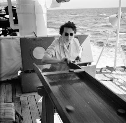 Poll photo collection. Netherlands Antilles and Suriname at the time of the royal visit of Queen Juliana and Prince Bernhard in 1955. Mrs. van de Poll to the shufflebits aboard the MS. Nestor on the way to Suriname. October 1, 1955 Copyright: xpiemagsx pienatarchpart630102021-23008 !ACHTUNG AUFNAHMEDATUM GESCHÄTZT!