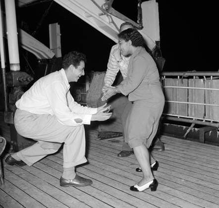 Poll photo collection. Netherlands Antilles and Suriname at the time of the royal visit of Queen Juliana and Prince Bernhard in 1955. Passengers aboard the MS. Nestor on the way to Suriname. On the right Mrs. Snijders. October 1, 1955 Copyright: xpiemagsx pienatarchpart630102021-23019 !ACHTUNG AUFNAHMEDATUM GESCHÄTZT!