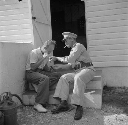 Poll photo collection. Travel to Suriname and the Netherlands Antilles. Charles Stellrecht and L.B. Halley in St. John s on Saba. 1947. Netherlands Antilles, Saba Copyright: xpiemagsx pienatarchpart630102021-27033 !ACHTUNG AUFNAHMEDATUM GESCHÄTZT!