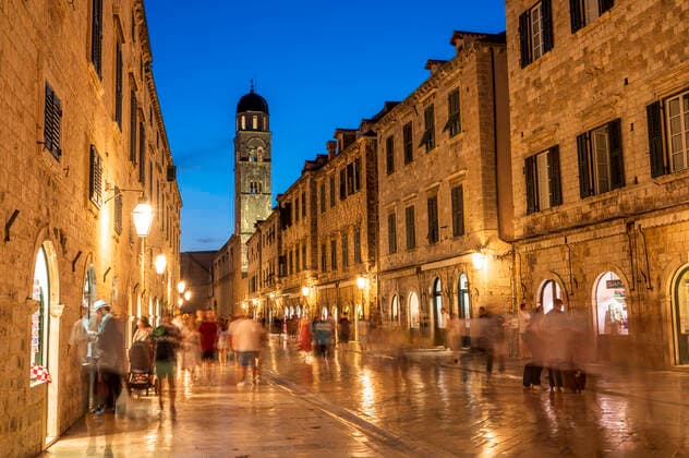 Main boulevard Stradun in the historic town of Dubrovnik, UNESCO World Heritage Site, Southern Dalmatia, Adriatic Coast, Croatia, Europe Copyright: EdxRhodes 1306-1075