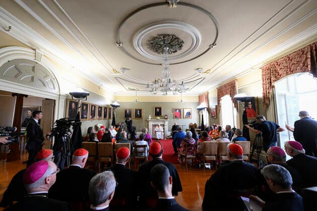 Canada, Quebec City,2022 07 29 Pope Francis during Meeting with a Delegation of Indigenous People Present in Quebec at the Archbishopricin Canada Quebec City, Canada, Photograph by Vatican Mediia Catholic Press Photo . RESTRICTED TO EDITORIAL USE - NO MARKETING - NO ADVERTISING CAMPAIGNS.  Copyright: xVATICANxMEDIAx xipa-agency.netx xVaticanxMediax