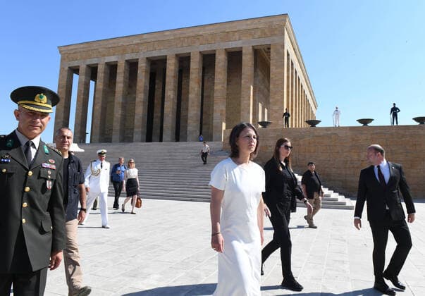 News Themen der Woche KW 30 German Foreign Minister Annalena Baerbock visits the mausoleum of modern Turkey s founder Mustafa Kemal Ataturk, in Ankara, Turkey, Saturday, July 30, 2022. ( Copyright: DepoxPhotos 17624631