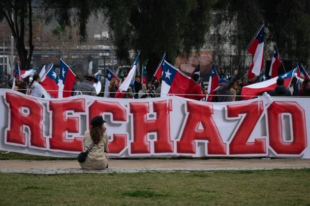 July 30, 2022, Santiago, Metropolitana, Chile: People against the new proposed constitution take part in a rally in Santiago, Chile. On September 4, Chile will vote on whether to approve or reject the new constitution. Santiago Chile - ZUMAb332 20220730_zip_b332_005 Copyright: xMatiasxBasualdox