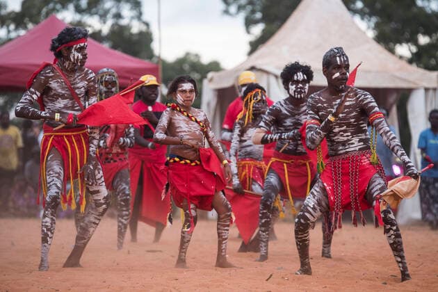 Bilder des Jahres 2022, Entertainment 07 Juli Entertainment Themen der Woche KW 30 Entertainment Bilder des Tages GARMA FESTIVAL 2022, Dancers are seen during the evening ceremonial Bungul at the Garma Festival in northeast Arnhem Land, Northern Territory, Sunday, July 31, 2022. The push to get an Indigenous voice in federal parliament is expected to be a key theme at this weekend?s Garma Festival in northeast Arnhem Land. ( NO ARCHIVING, EDITORIAL USE ONLY, NO USE IN BOOKS WITHOUT CONSENT DARWIN AUSTRALIA  Copyright: xAARONxBUNCHx 20220731001685179971