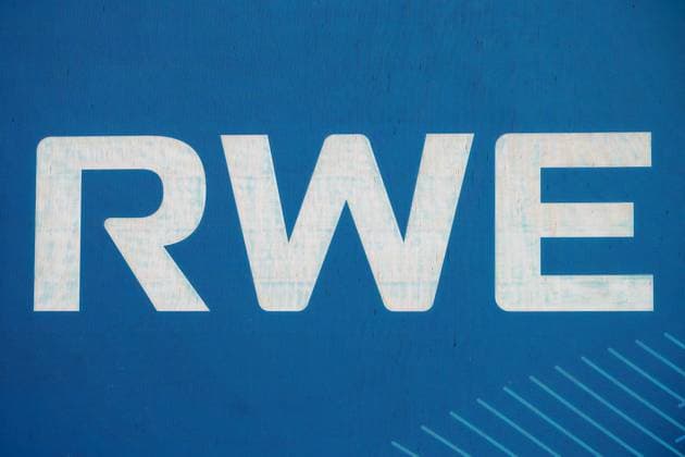 Essen Baldeneysee 01.08.2022 RWE Logo Düsseldorf Nordrhein-Westfalen Deutschland *** Essen Baldeneysee 01 08 2022 RWE Logo Düsseldorf North Rhine Westphalia Germany