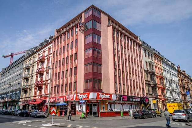 Rotes Haus, Eros-Center, Prostitution, Rotlichtviertel, Taunusstraße, Bahnhofsviertel, Frankfurt am Main, Hessen, Deutschland *** Red House, Eros Center, Prostitution, Red Light District, Taunus Street, Railway Station District, Frankfurt am Main, Hesse, Germany