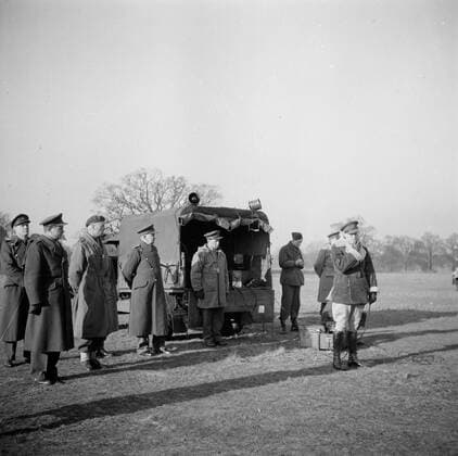 Poll photo collection. Prince Bernhard visits Dutch troops on their army base in Great Britain during the Second World War. Prince Bernhard addresses Dutch troops. 1940. Great Britain Copyright: xpiemagsx pienatarchpart72010201-16314 !ACHTUNG AUFNAHMEDATUM GESCHÄTZT!
