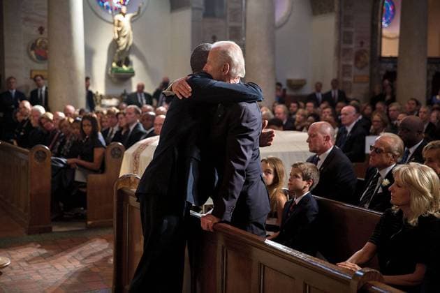June 6, 2015 The President hugs Vice President Joe Biden after delivering a eulogy during the funeral mass for Beau Biden at St. Anthony of Padua Catholic Church in Wilmington, Del. Copyright: xpiemagsx obama180221-6542 !ACHTUNG AUFNAHMEDATUM GESCHÄTZT!