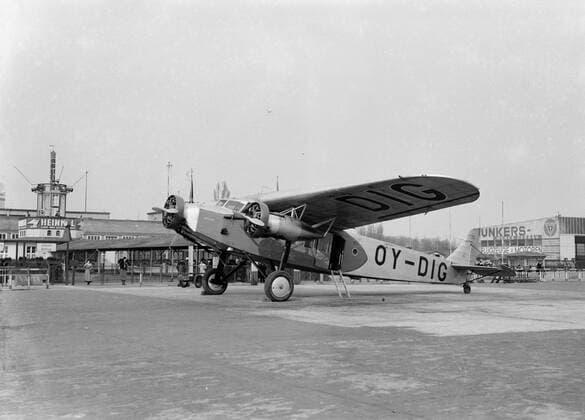 Poll photo collection. Berlin airport - Tempelhof. Fokker f.xii oy-dig Merkur at the airport. October 1934. Berlin, Germany Copyright: xpiemagsx pienatarchpart72010201-45237 !ACHTUNG AUFNAHMEDATUM GESCHÄTZT!