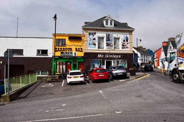 Irland, Killybegs, 08.07.2022 Killybegs ist eine wichtige Hafenstadt in der Grafschaft Donegal. Der Fischereihafen von Killybegs ist der produktivste in ganz Irland. Foto: Stadtfotos Killybegs *** Ireland, Killybegs, 08 07 2022 Killybegs is an important port town in County Donegal The fishing port of Killybegs is the most productive in all of Ireland Photo Town Photos Killybegs
