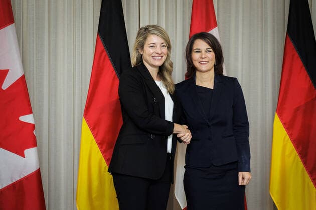 News Bilder des Tages (R-L) Annalena Baerbock, Bundesaussenministerin, trifft Melanie Joly, Ministerin fuer auswaertige Angelegenheiten von Kanada, zum Gespraech in Montreal, 03.08.2022. Montreal Canada