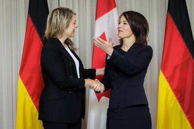 (R-L) Annalena Baerbock, Bundesaussenministerin, trifft Melanie Joly, Ministerin fuer auswaertige Angelegenheiten von Kanada, zum Gespraech in Montreal, 03.08.2022. Montreal Canada